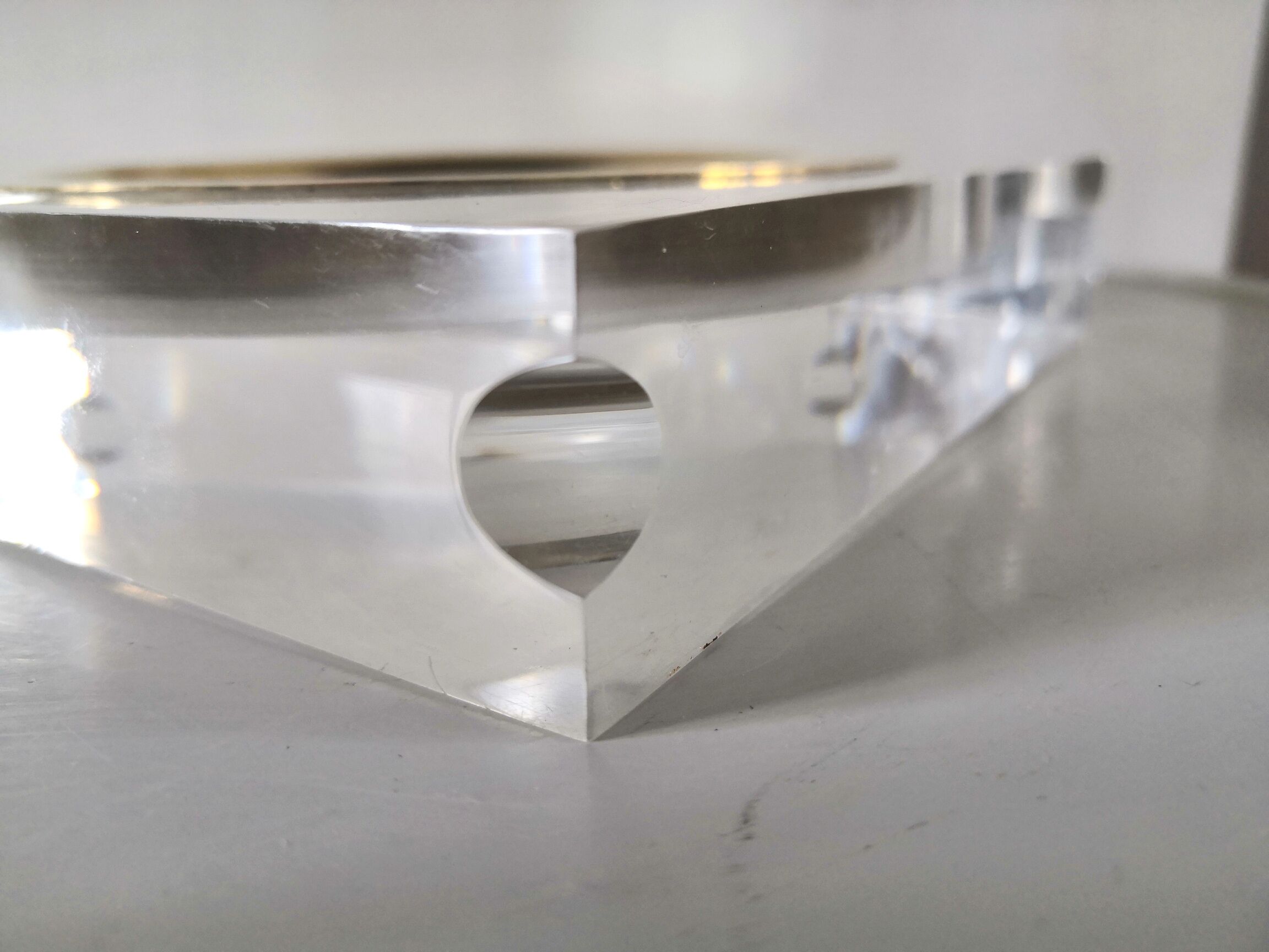 Empty cup pocket Plexiglas ashtray lucite design 70s