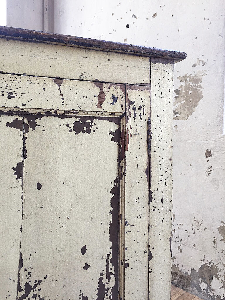 Patinated workshop furniture