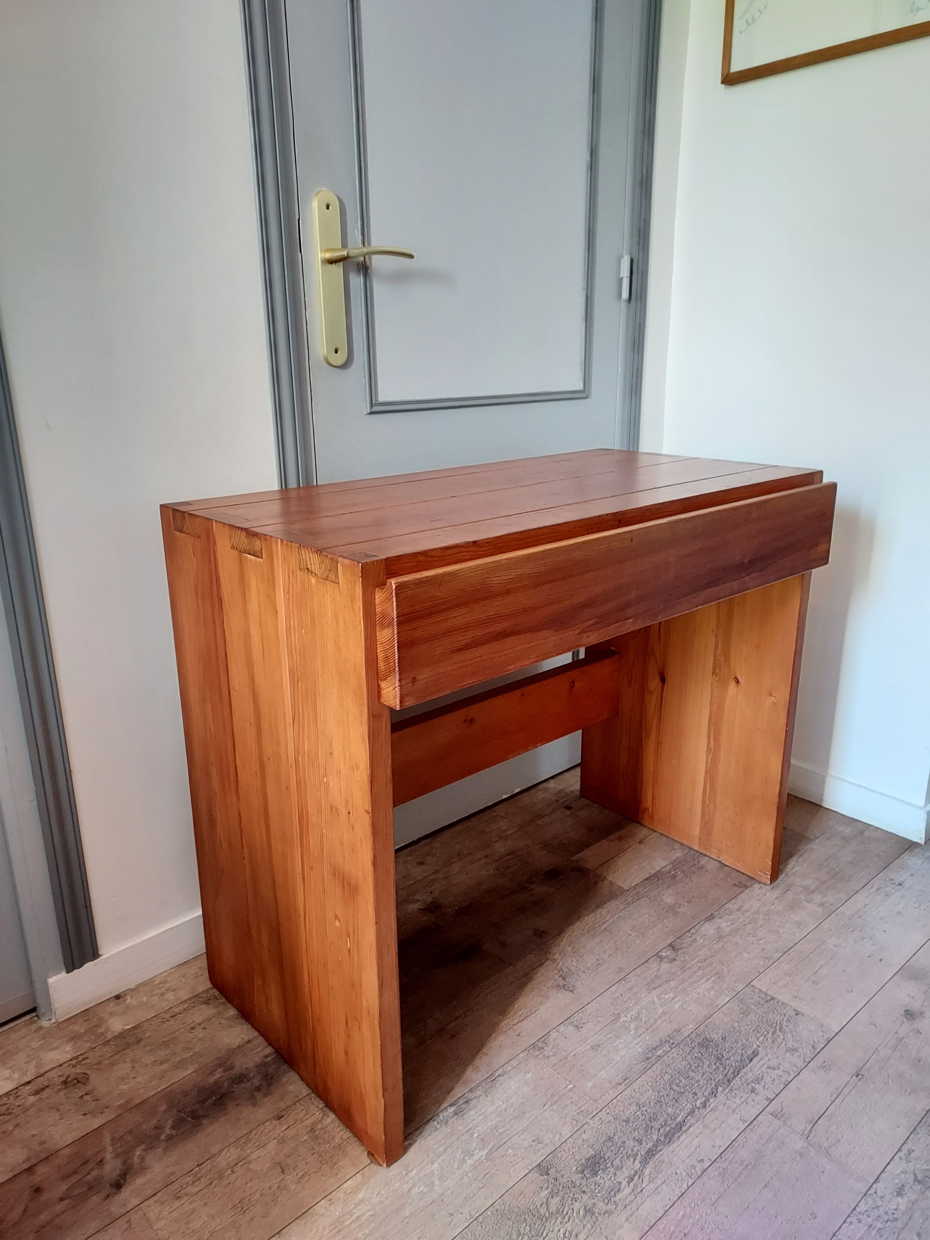 Pine desk by Maison regain