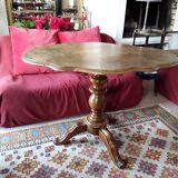 Violin table