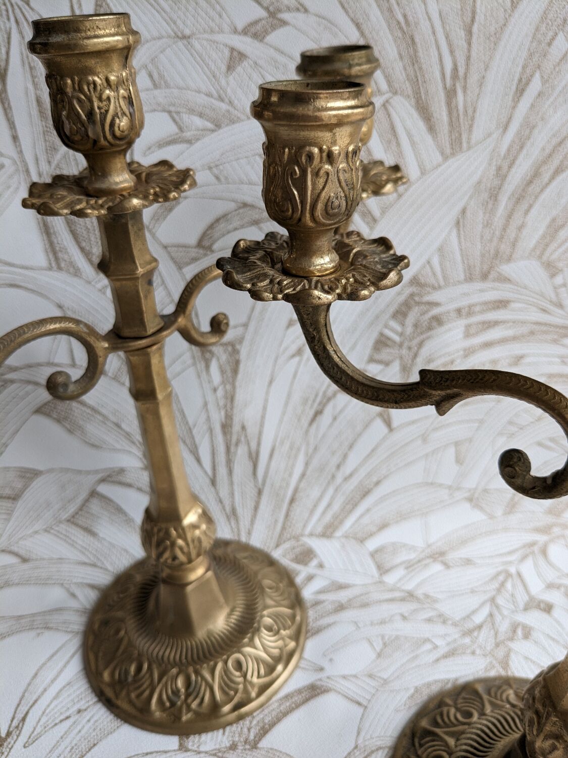 Chandeliers en bronze style Louis XVI