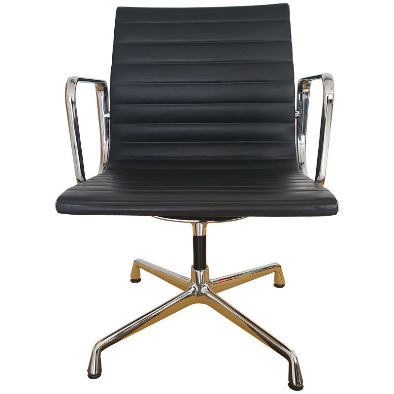 EA 108 armchair in black leather Vitra