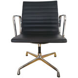 Fauteuil EA 108 de Charles & Ray Eames pour Vitra