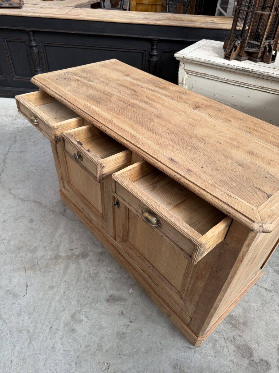 Buffet with 2 doors in oak from the early 20th century.