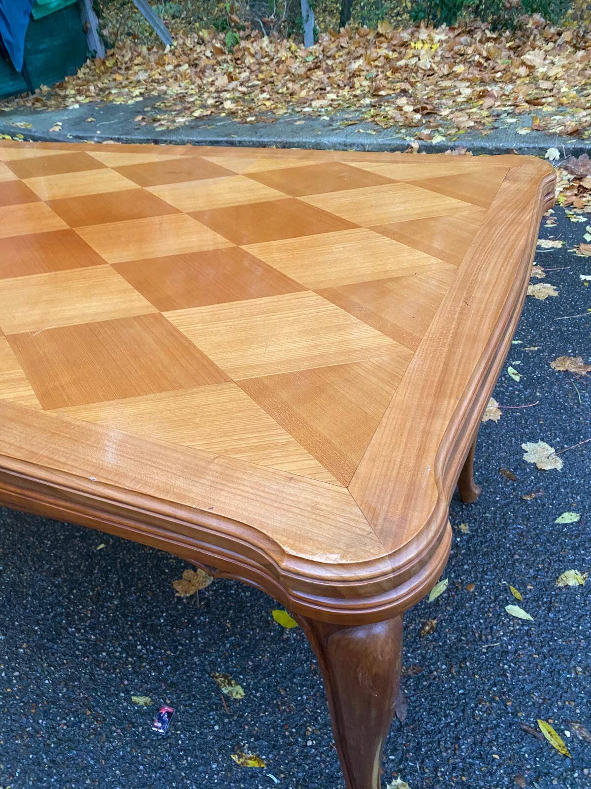 Table à manger rectangulaire extensible Louis XV en bois massif 220cm