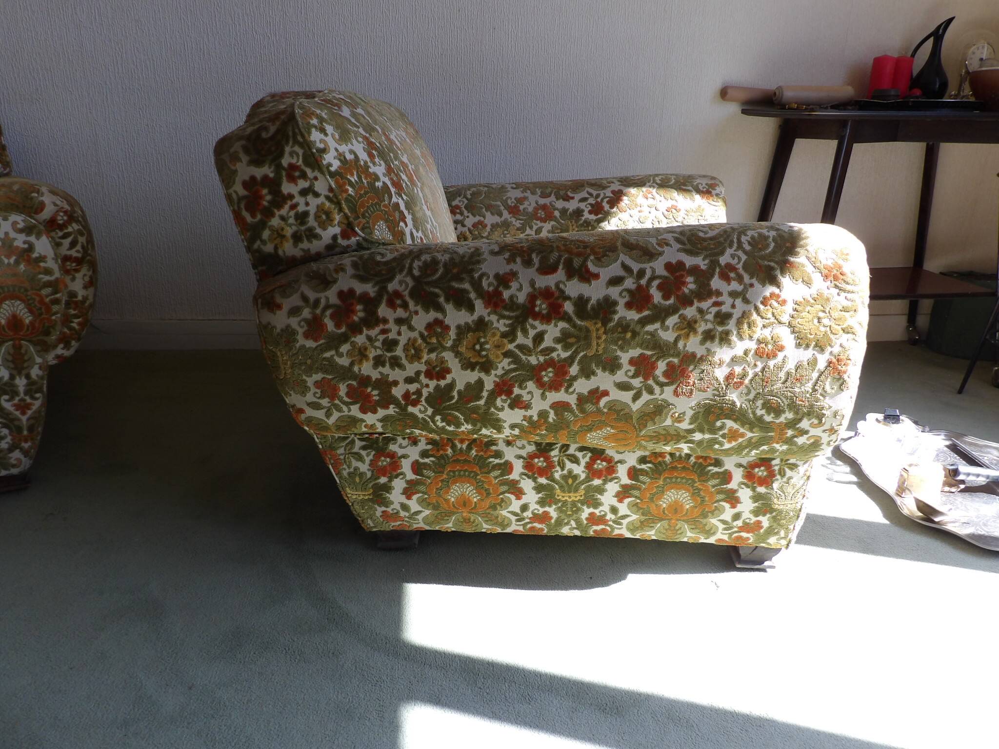 Paire de fauteuils club en tissu
