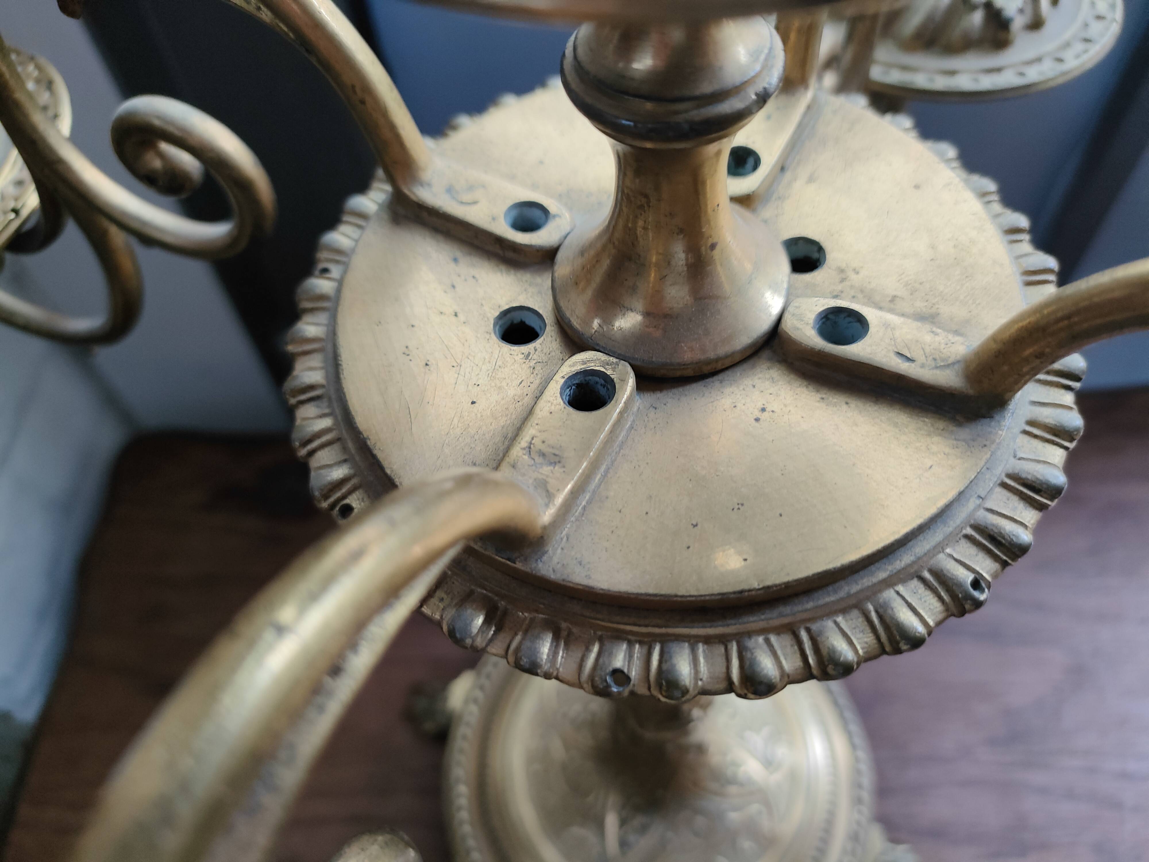 Large gilded bronze candelabrum, Louis XVI style, late 19th century – 5 lights