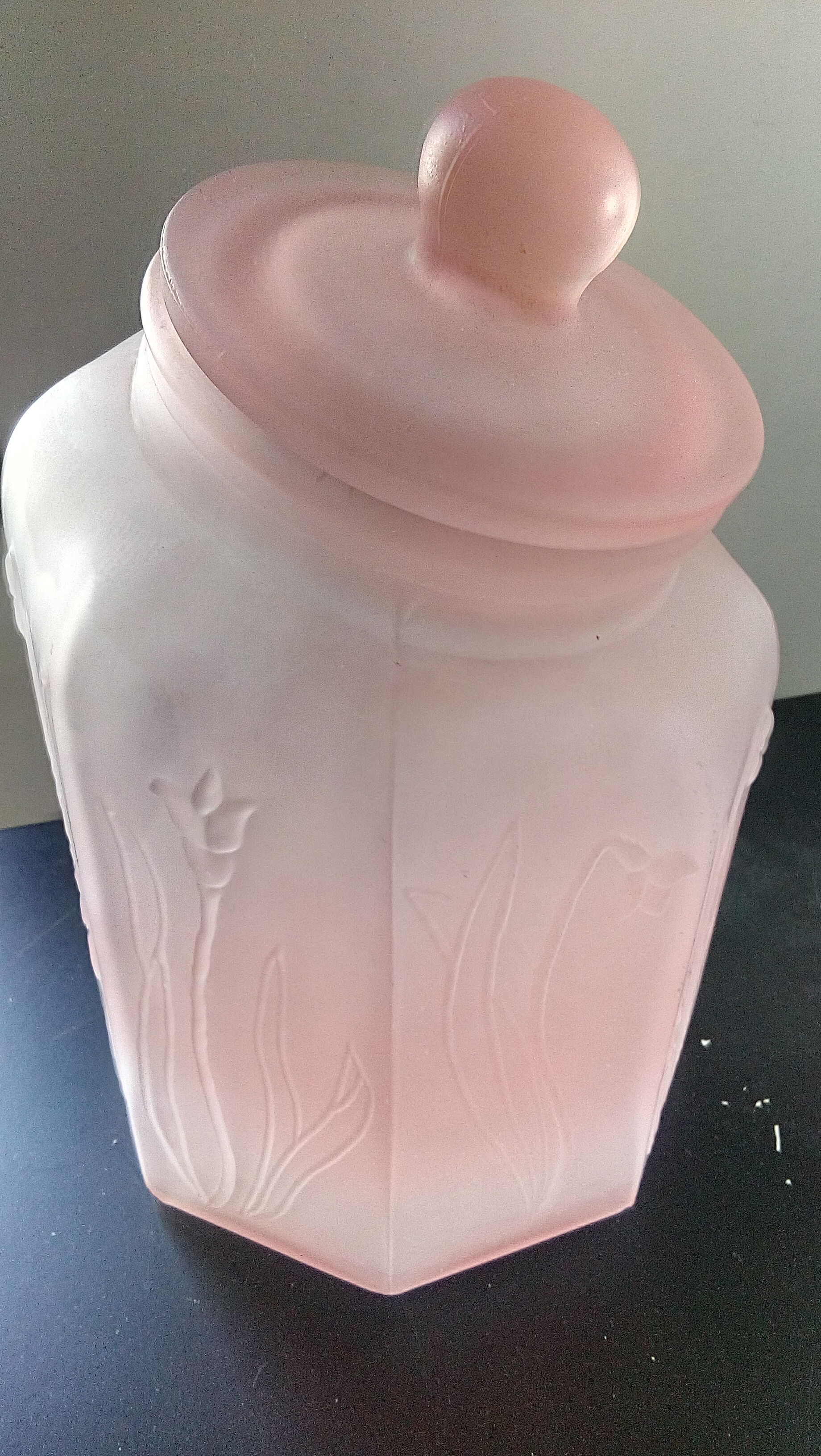 Pink clouded cotton pot