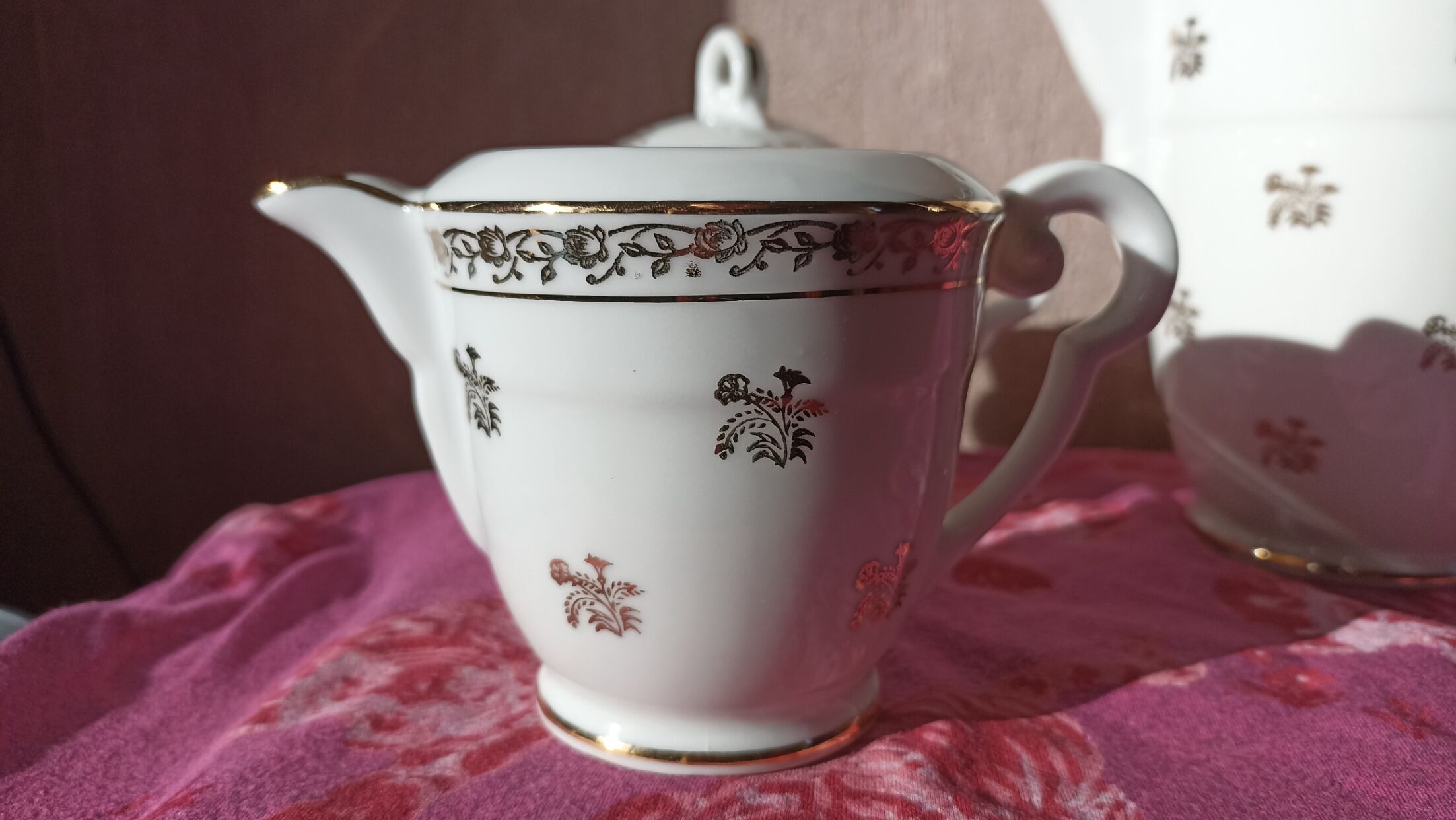 Coffee Serving Head - LCS - Roses, Carnations and Thistles