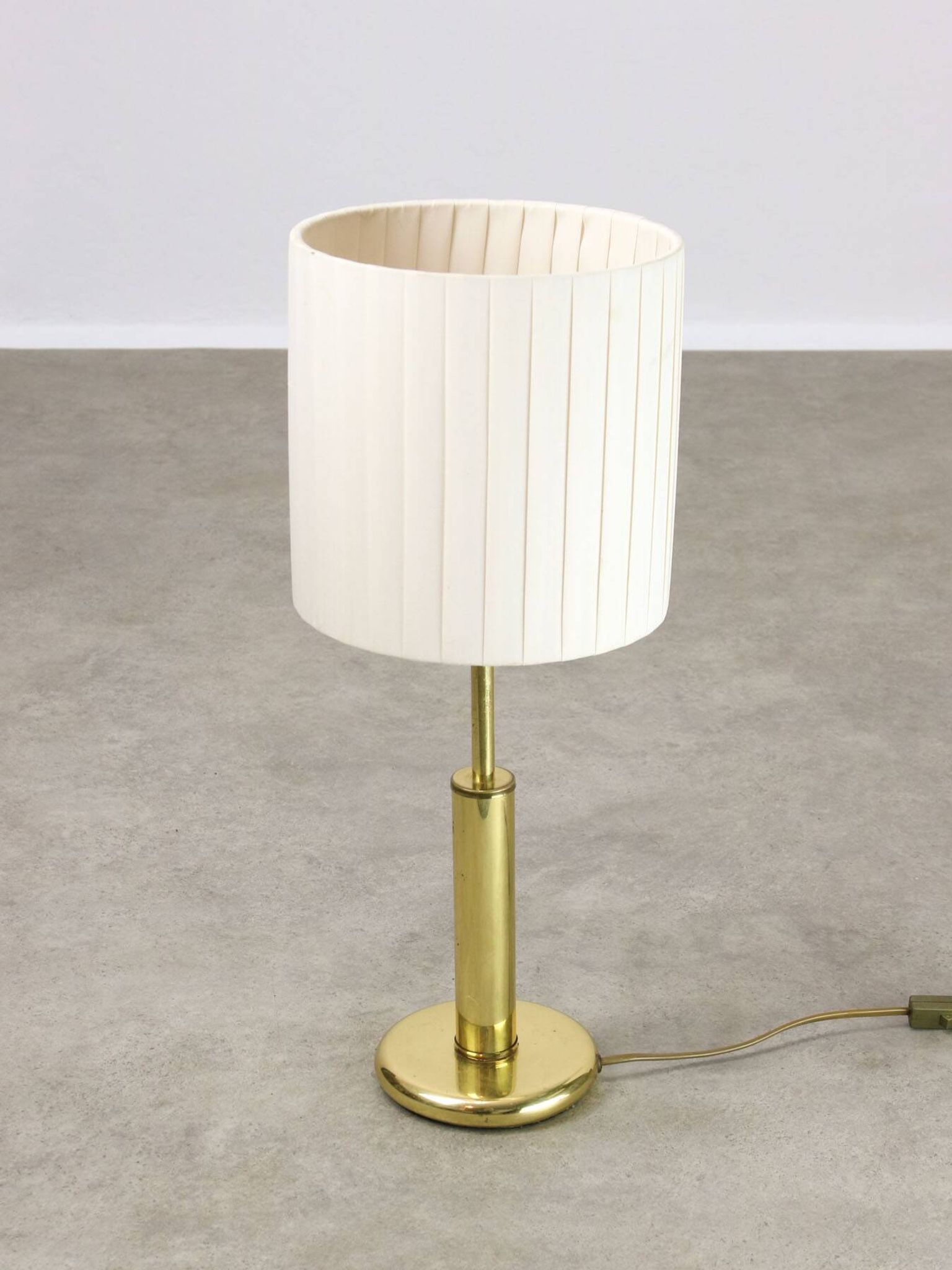 Lampe de table vintage en laiton italien
