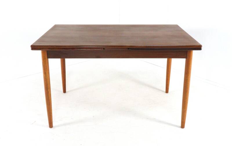 Rectangular extendable dining table 'Kaerum' - mid century modern