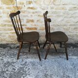 Chaises de bistrot depareillées