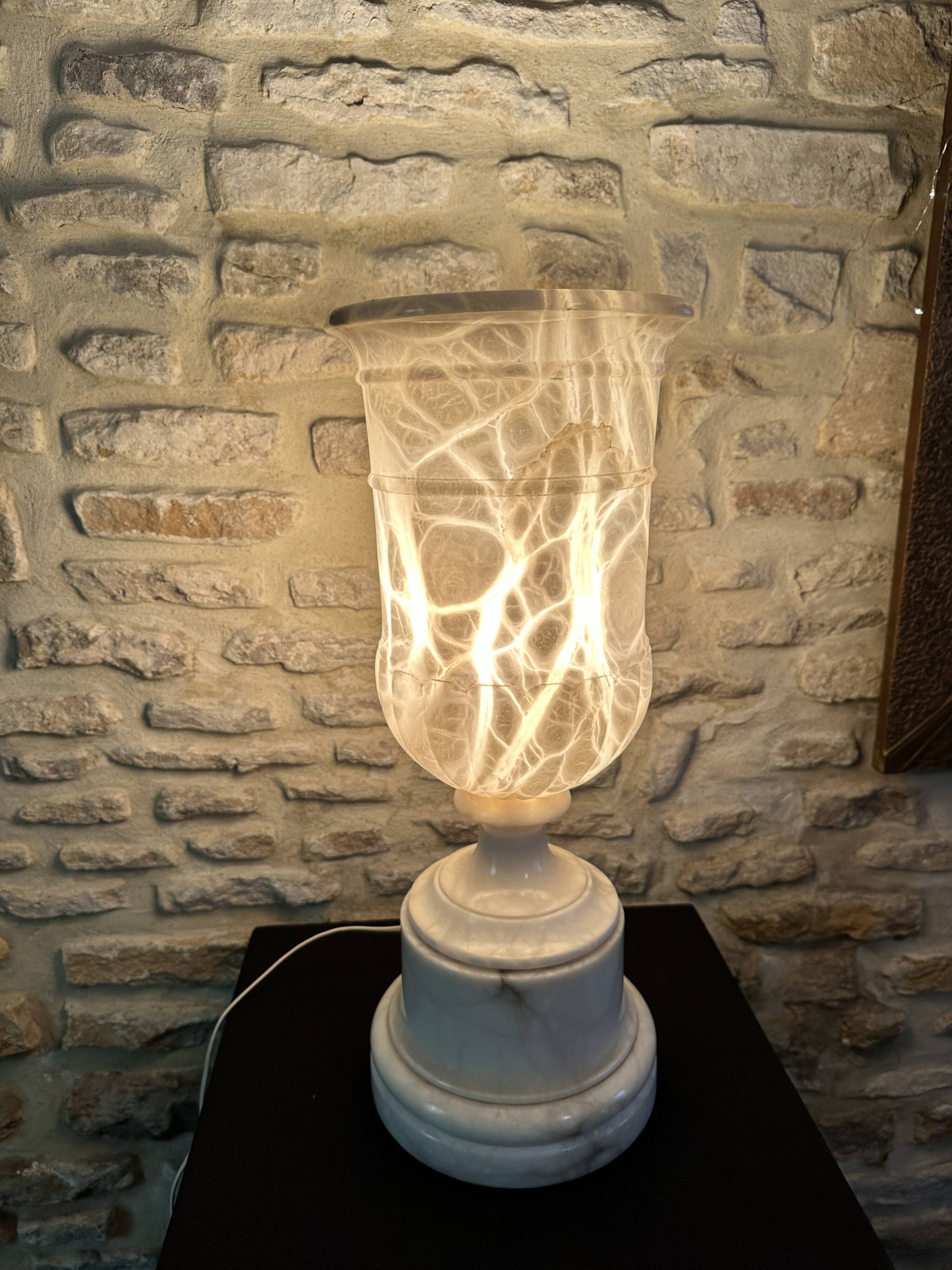 “medicis” lamp in vintage alabaster 70