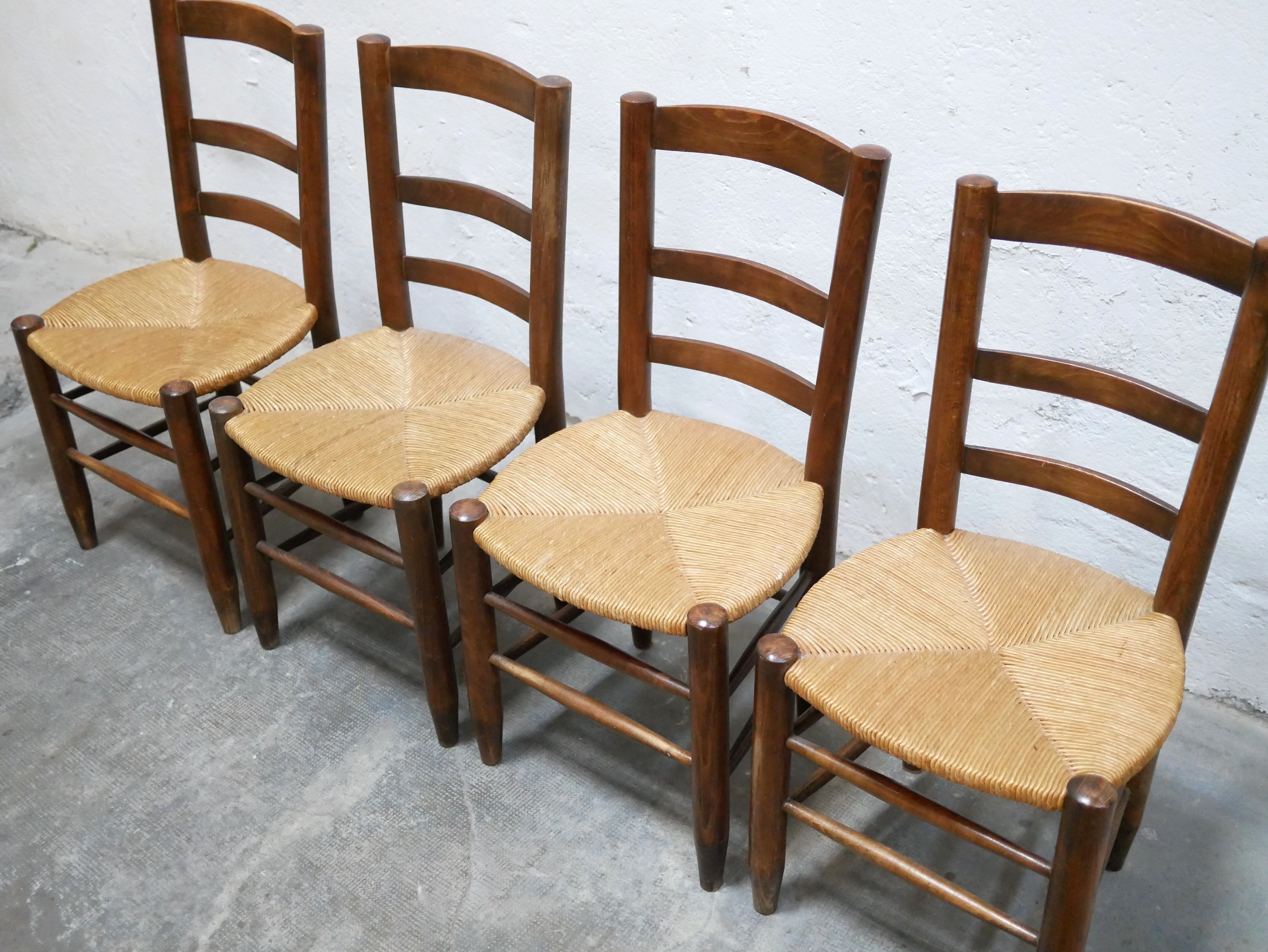 Antique mulched wooden country chair