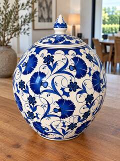 Ceramic covered pot Kütahya (Turkey)