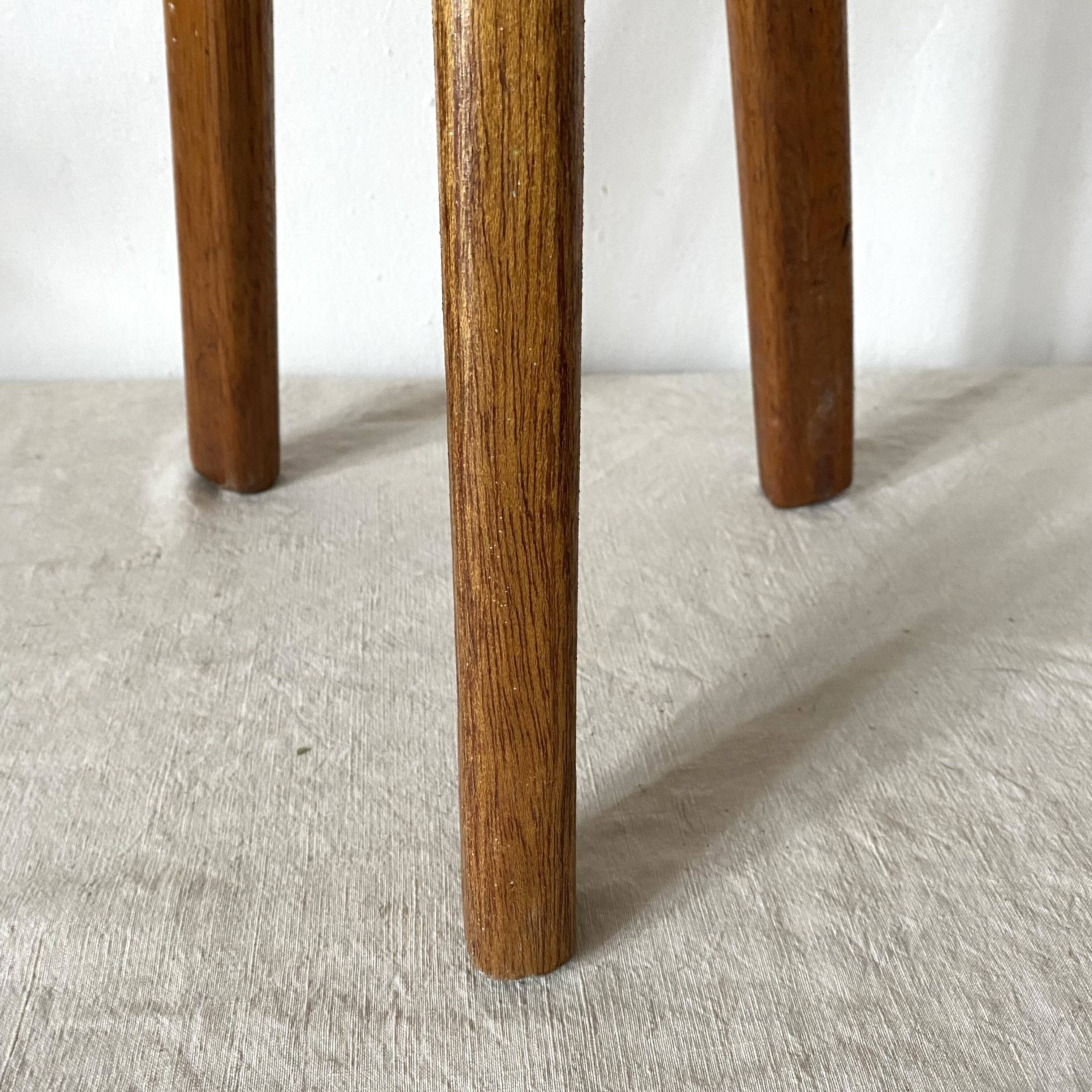 Tabouret de ferme tripode , porte plante