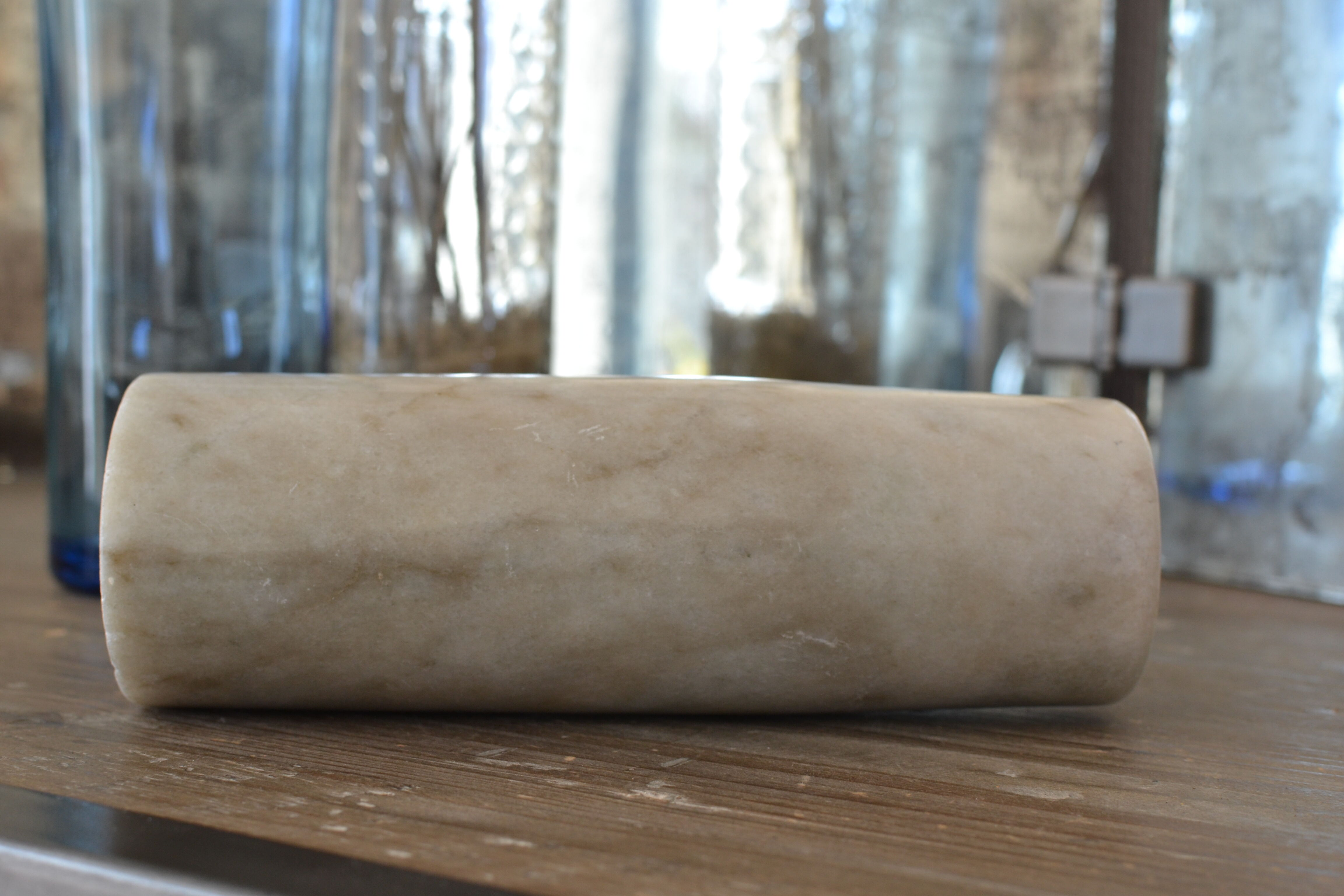 Candle holder in marble