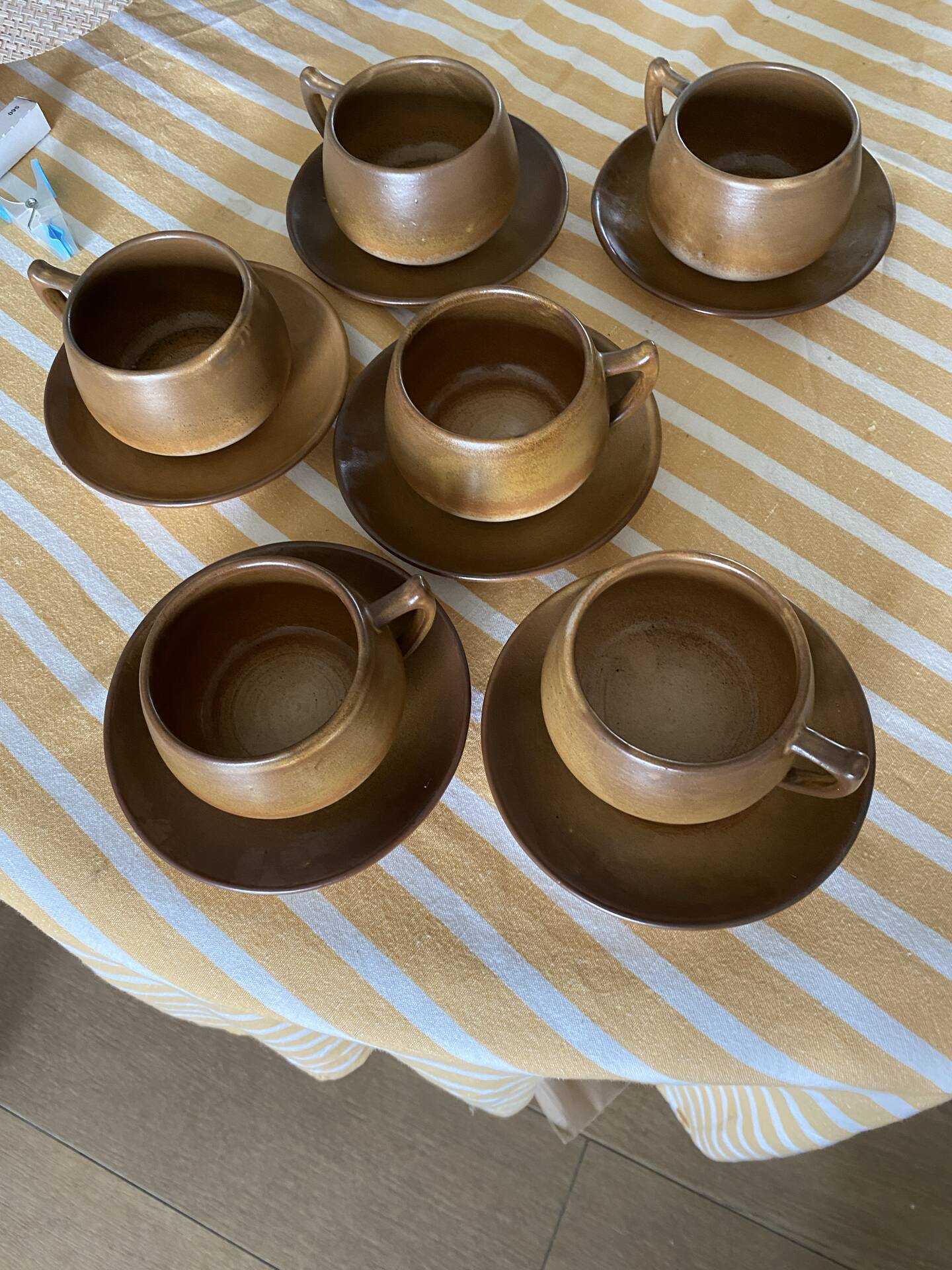service of 6 cups and saucers HB Henriot Quimper France