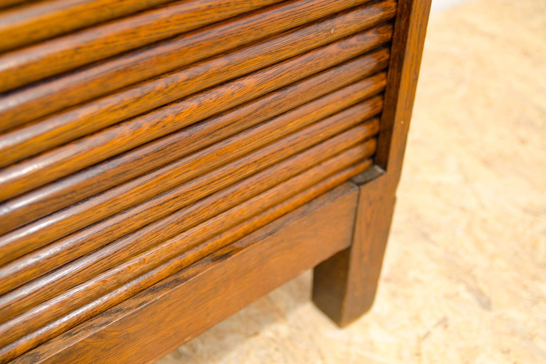 Armoire à stores moderniste, années 1930, Tchécoslovaquie