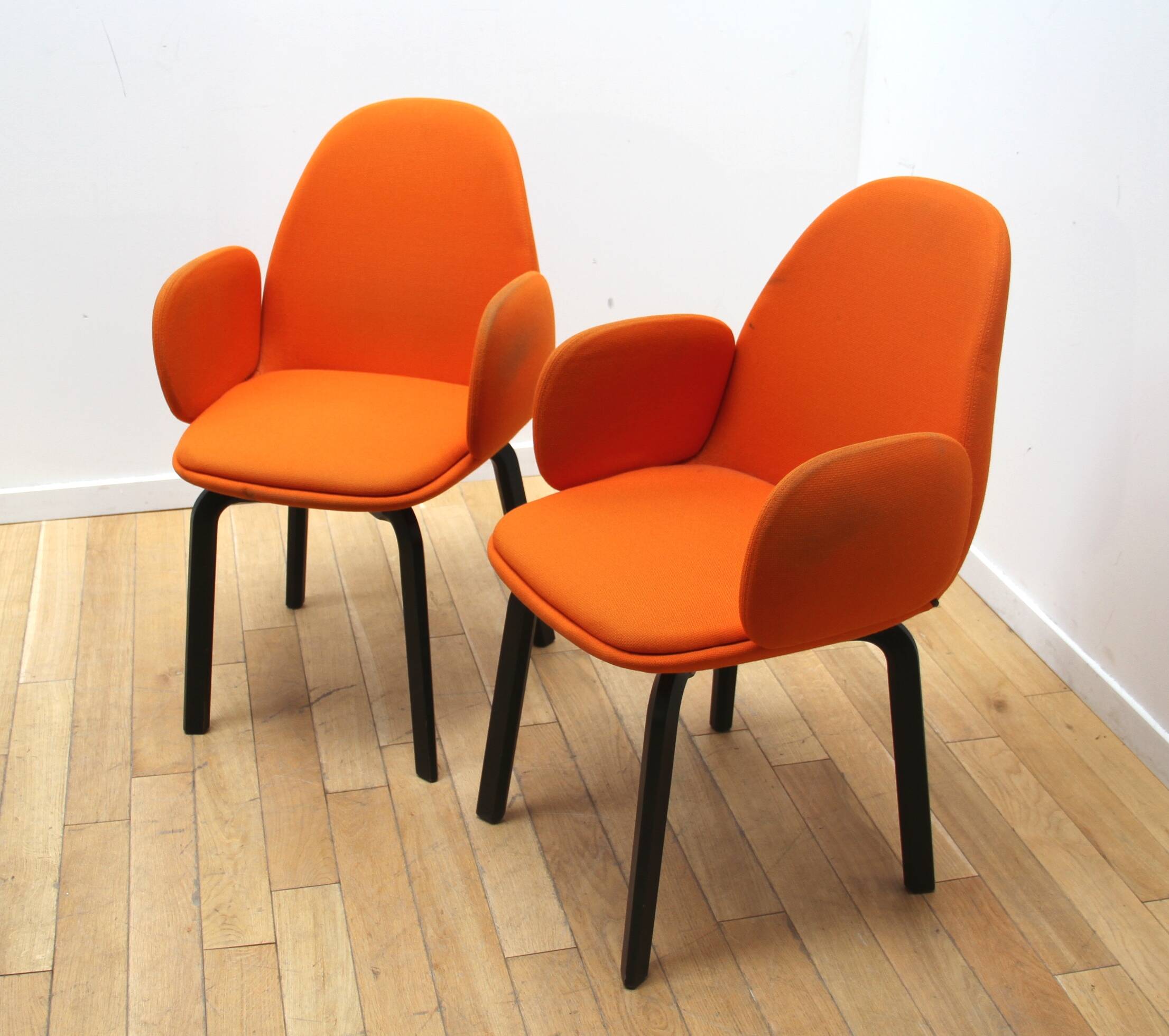 Pair of JH30 armchairs, Fritz Hansen