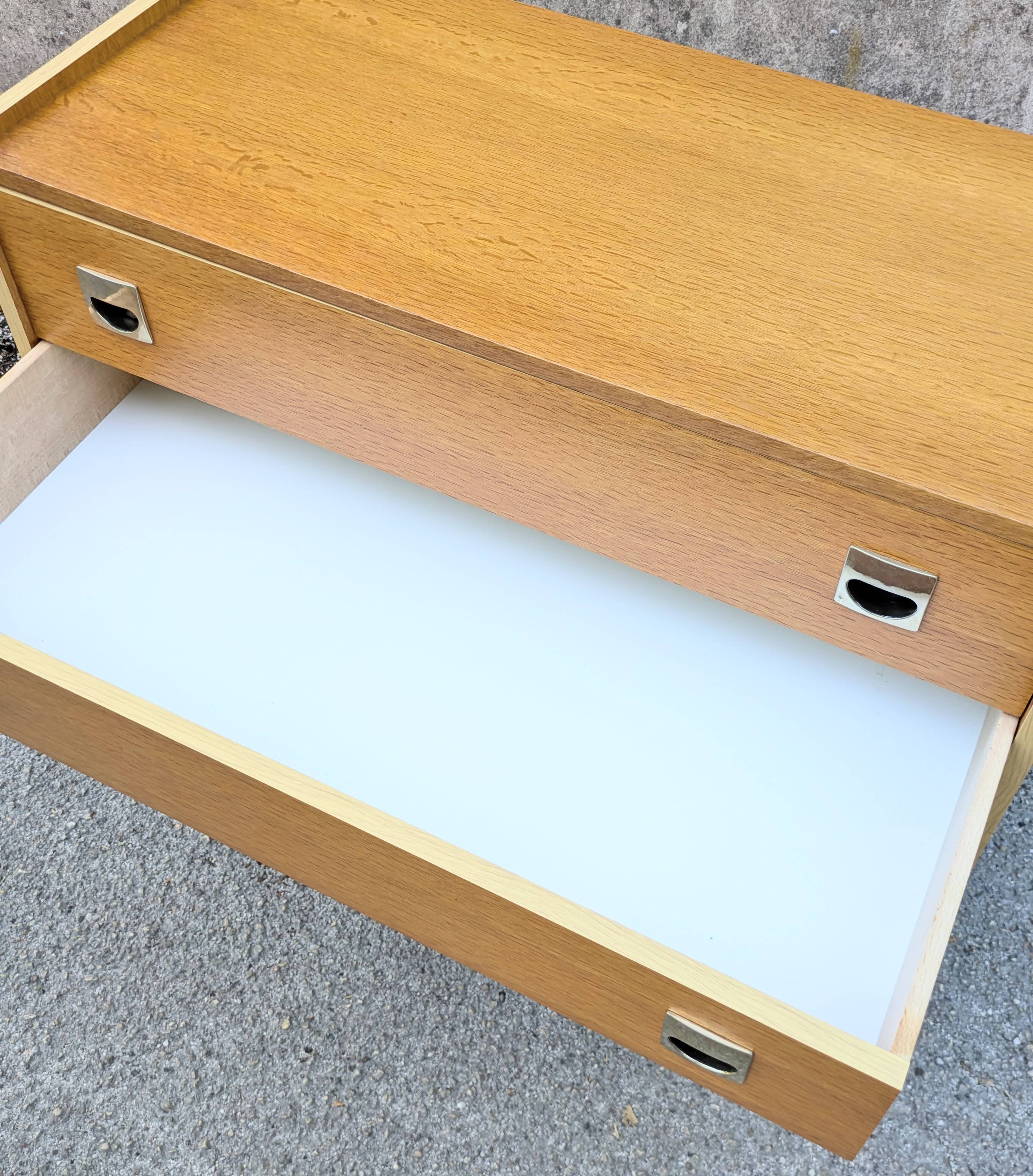 Vintage chest of drawers with 4 drawers, 1970.