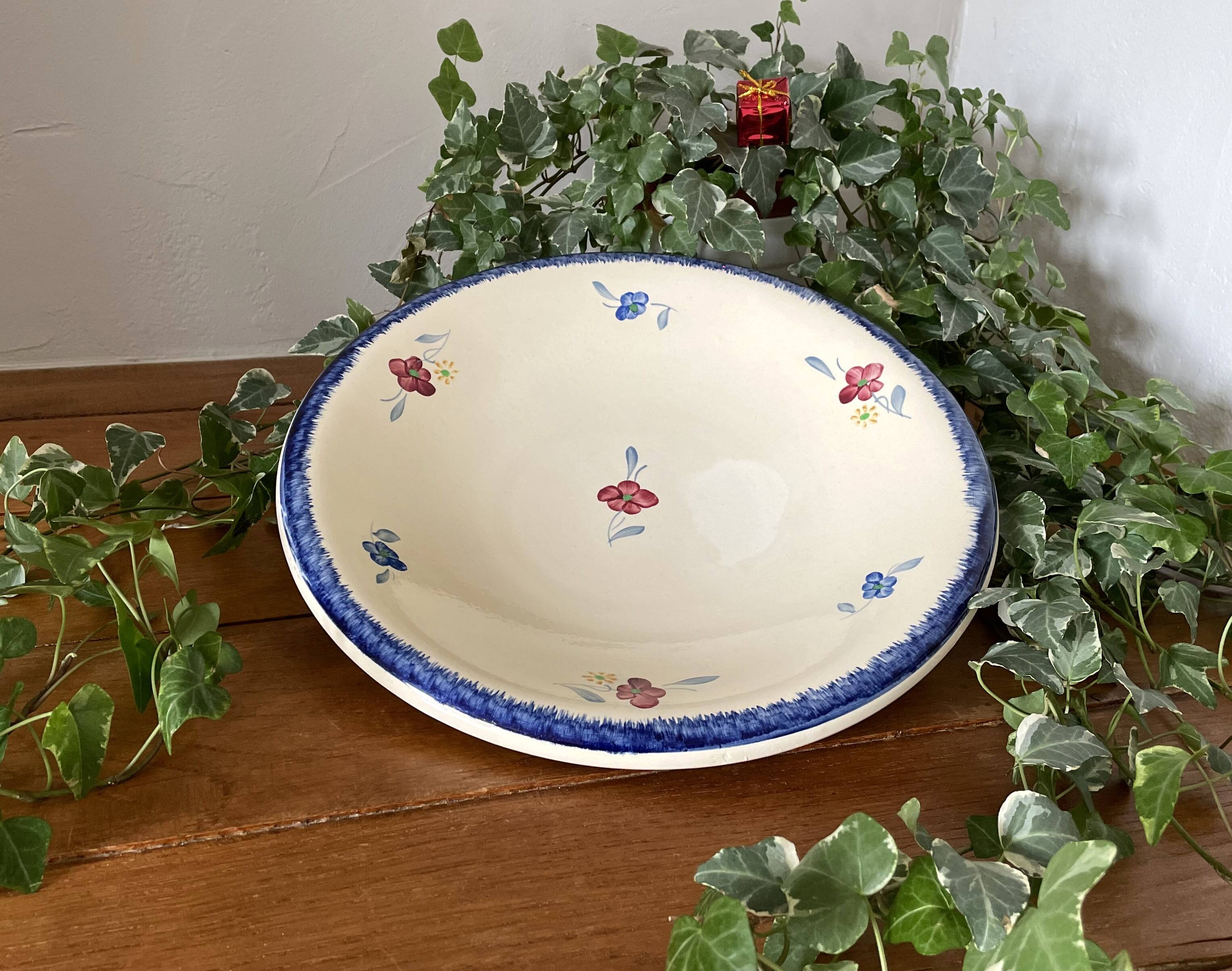 Old hollow dish in Sarreguemines earthenware