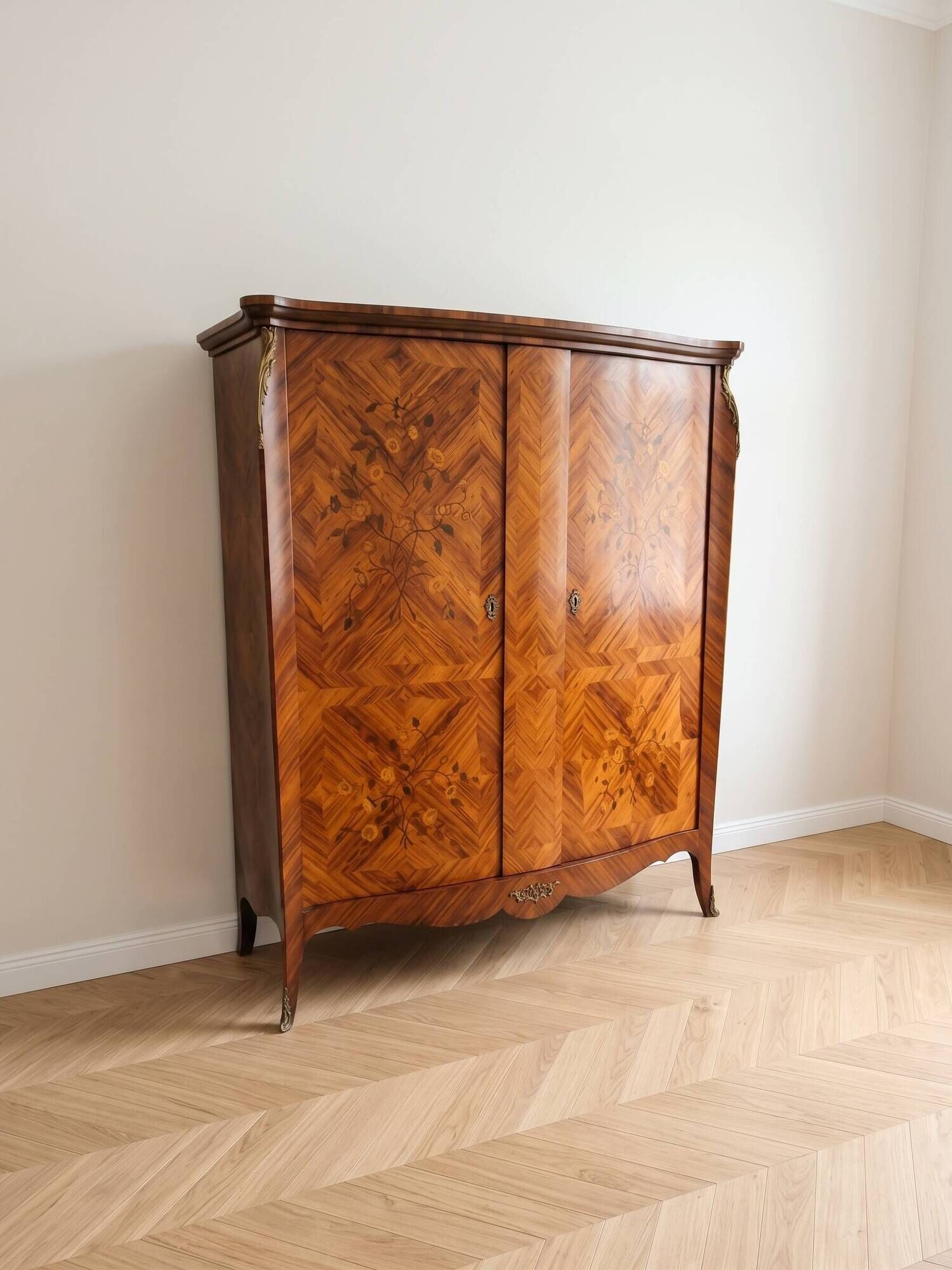 Antique Louis XV style cabinet in wood marquetry