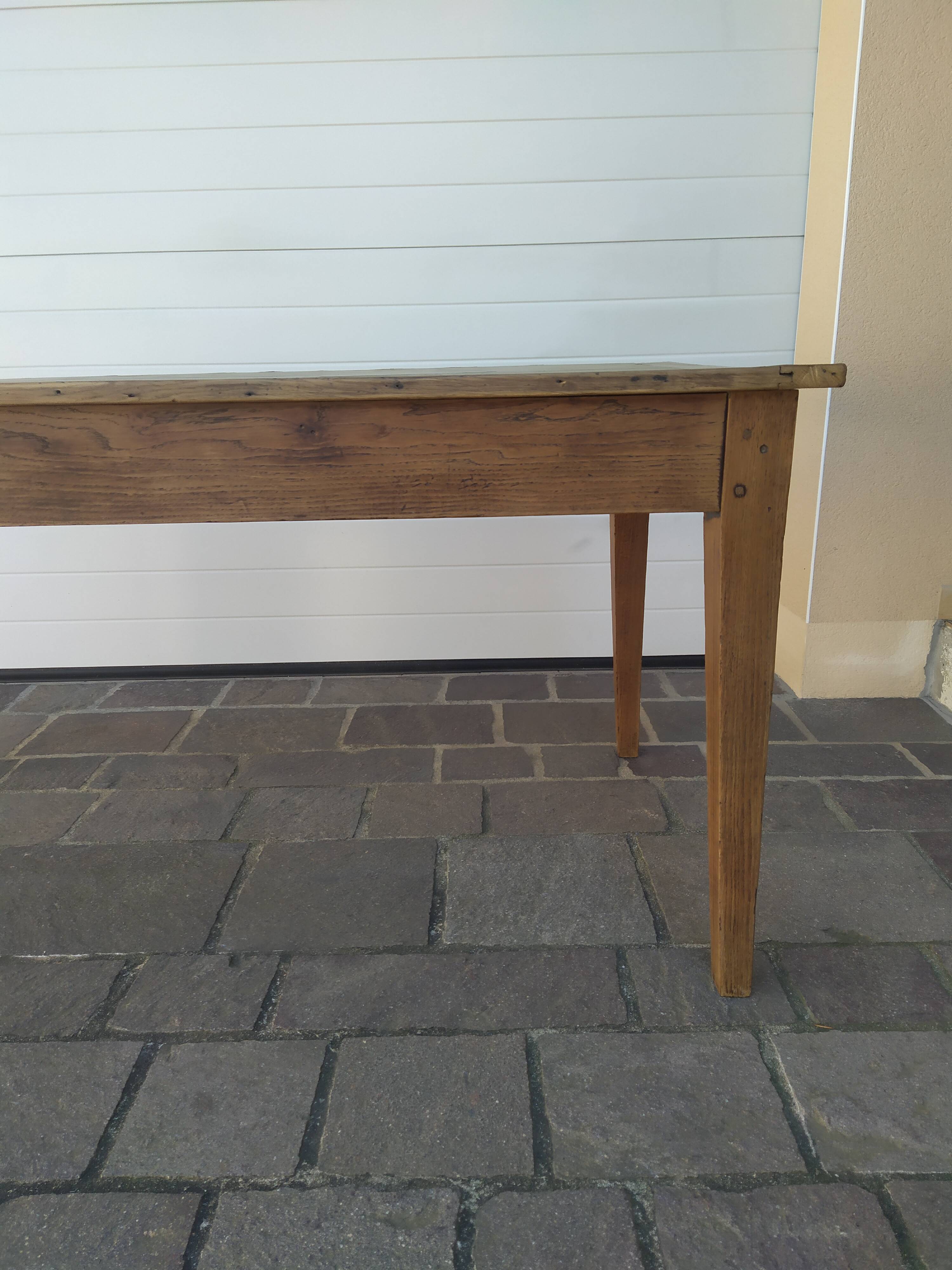 Farm table