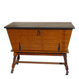 Dough table on wheels