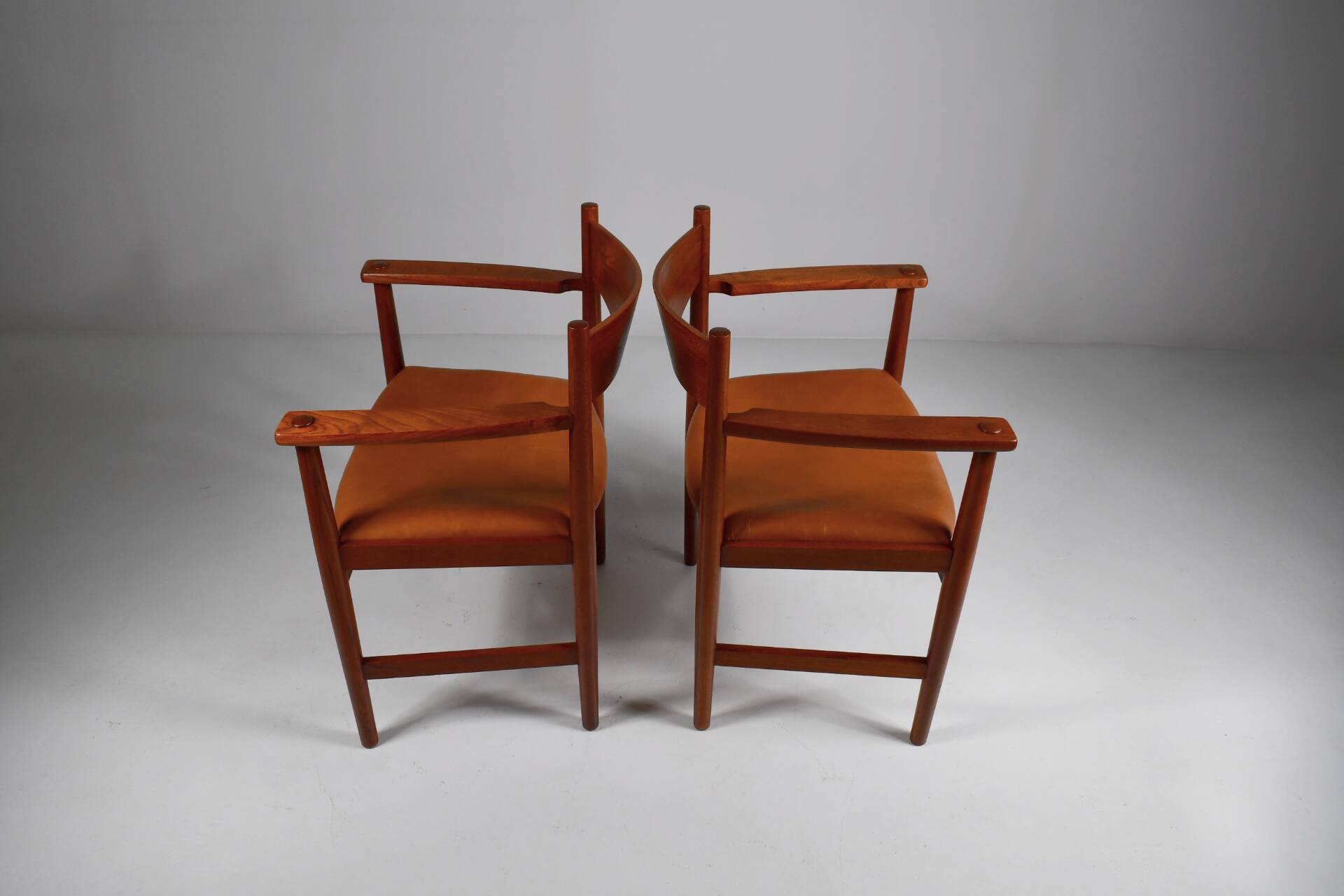 Hans Wegner CH-39 with armrests by Carl Hansen. 1962