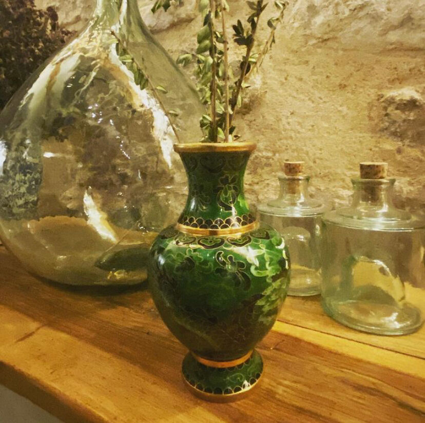 Metal vase partitioned