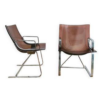 Apelbaum-Paris, paire de fauteuils attribués à Raphaël en plexiglas fumé et chrome, 1960/1970