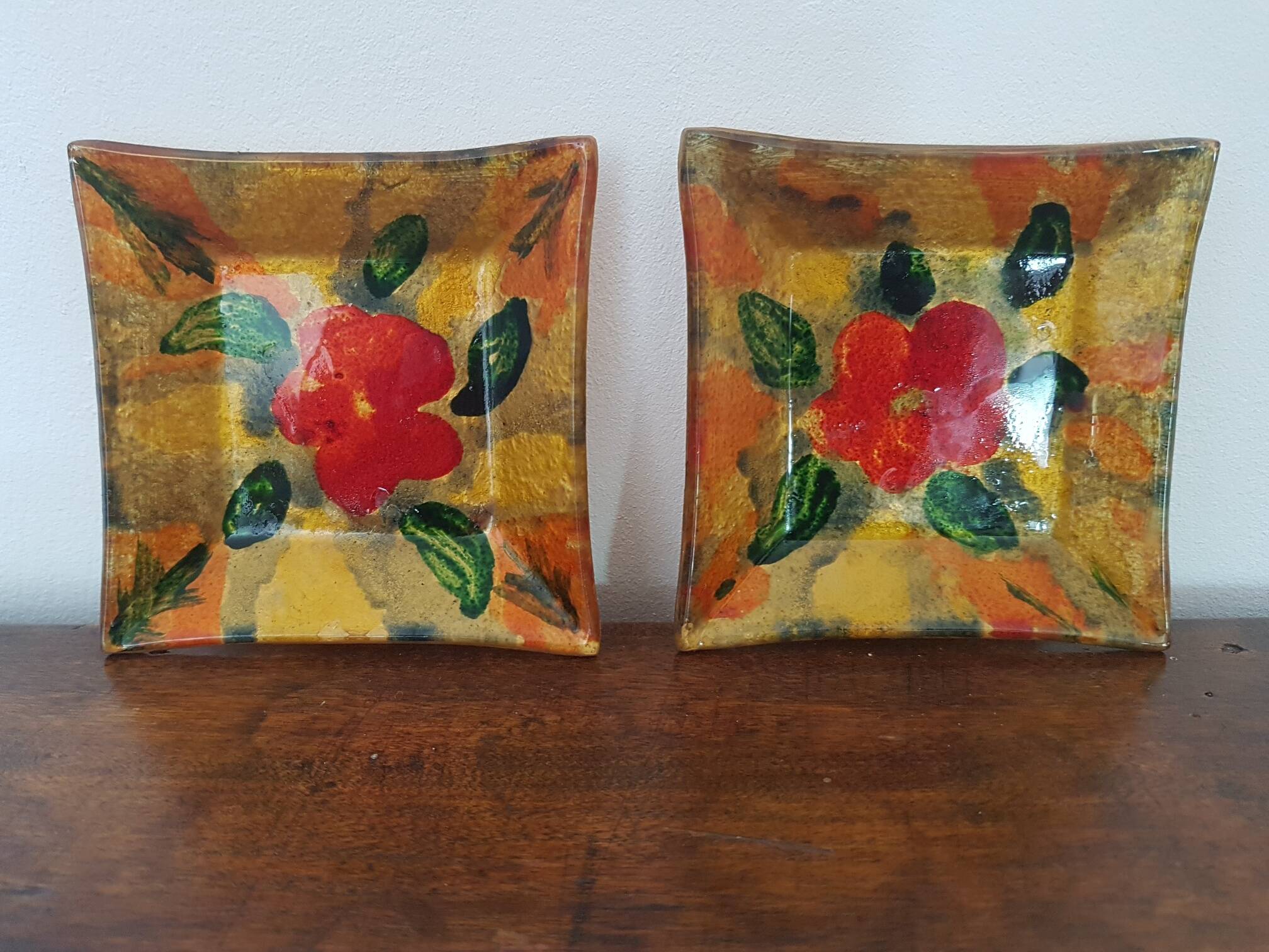 Set of 3 glass dishes with gold decor