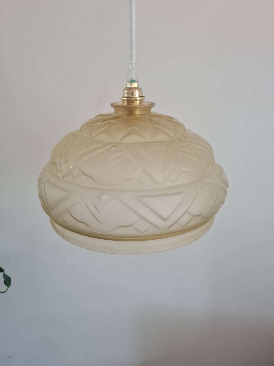 Light yellow Art Deco lampshade pendant light