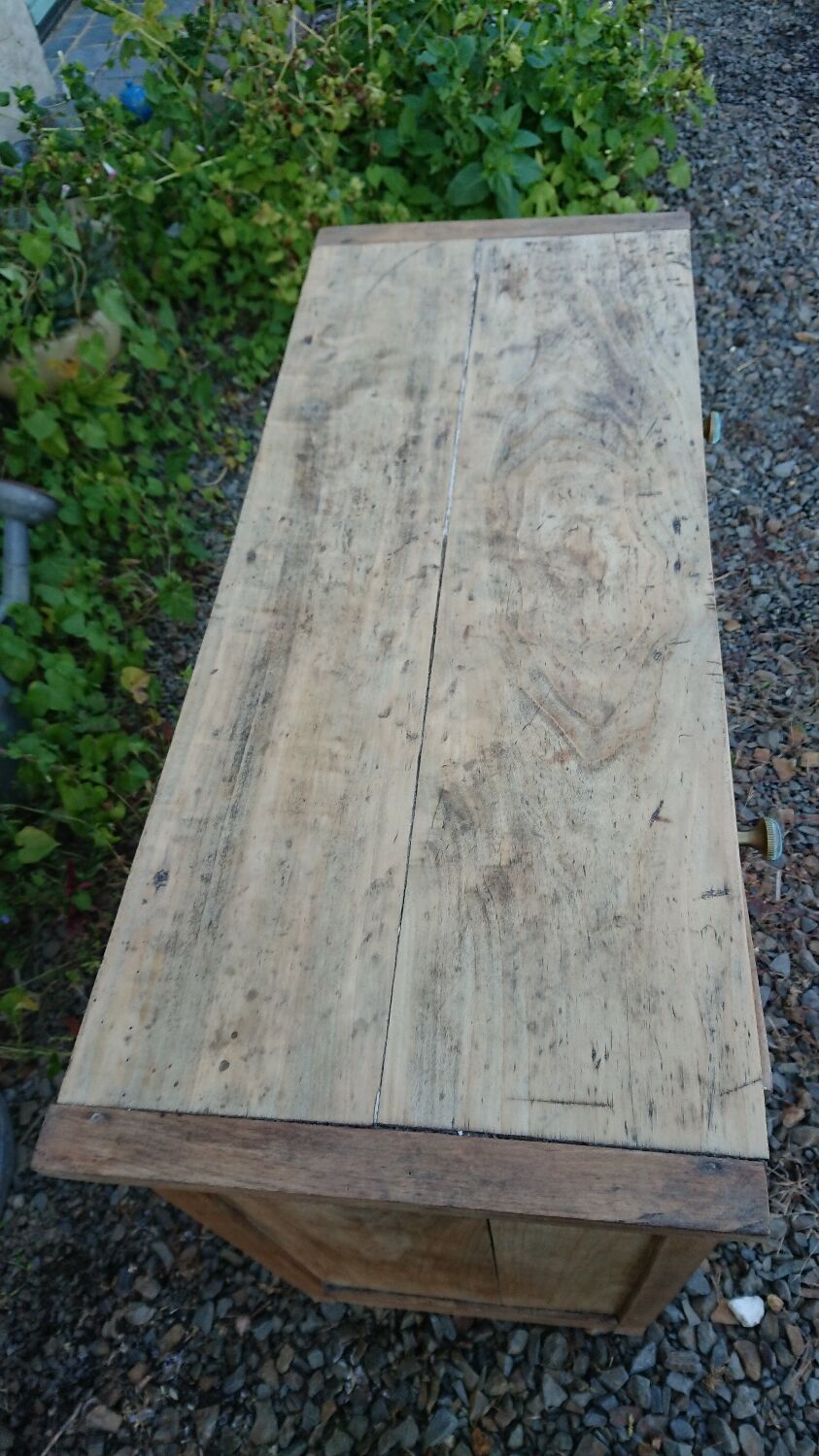 Parisian style country buffet