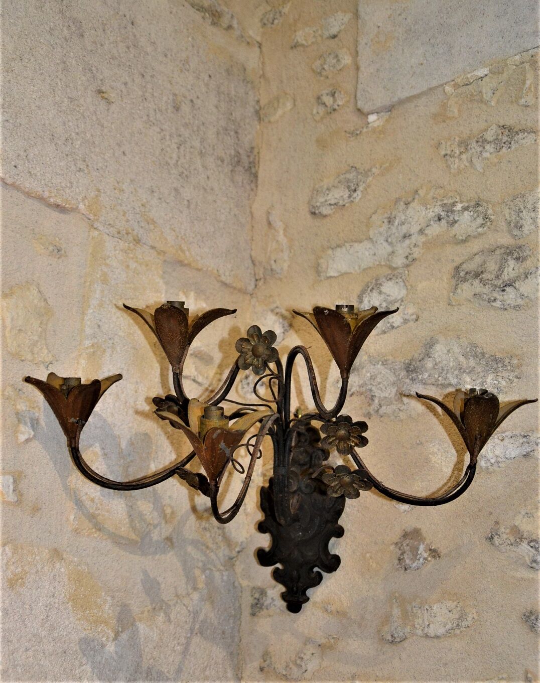 Wrought iron wall applique