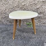 Small triangular paneling small yellow coffee table tripode door midcentury plant 1950 old