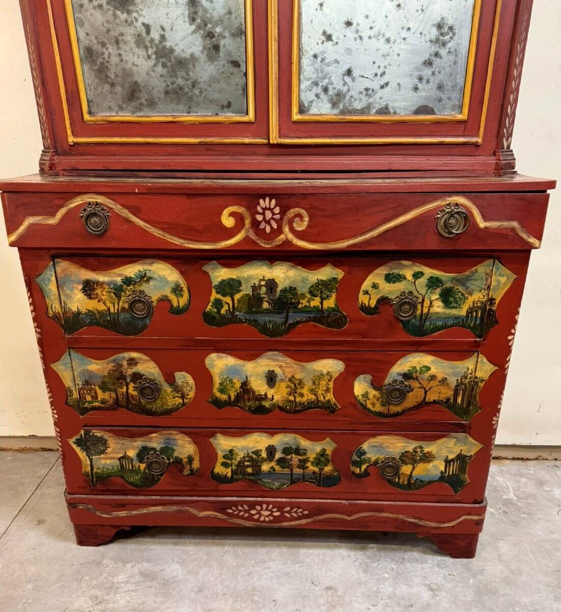 Cabinet bibliothéque Venitien style Louis XV en bois laqué