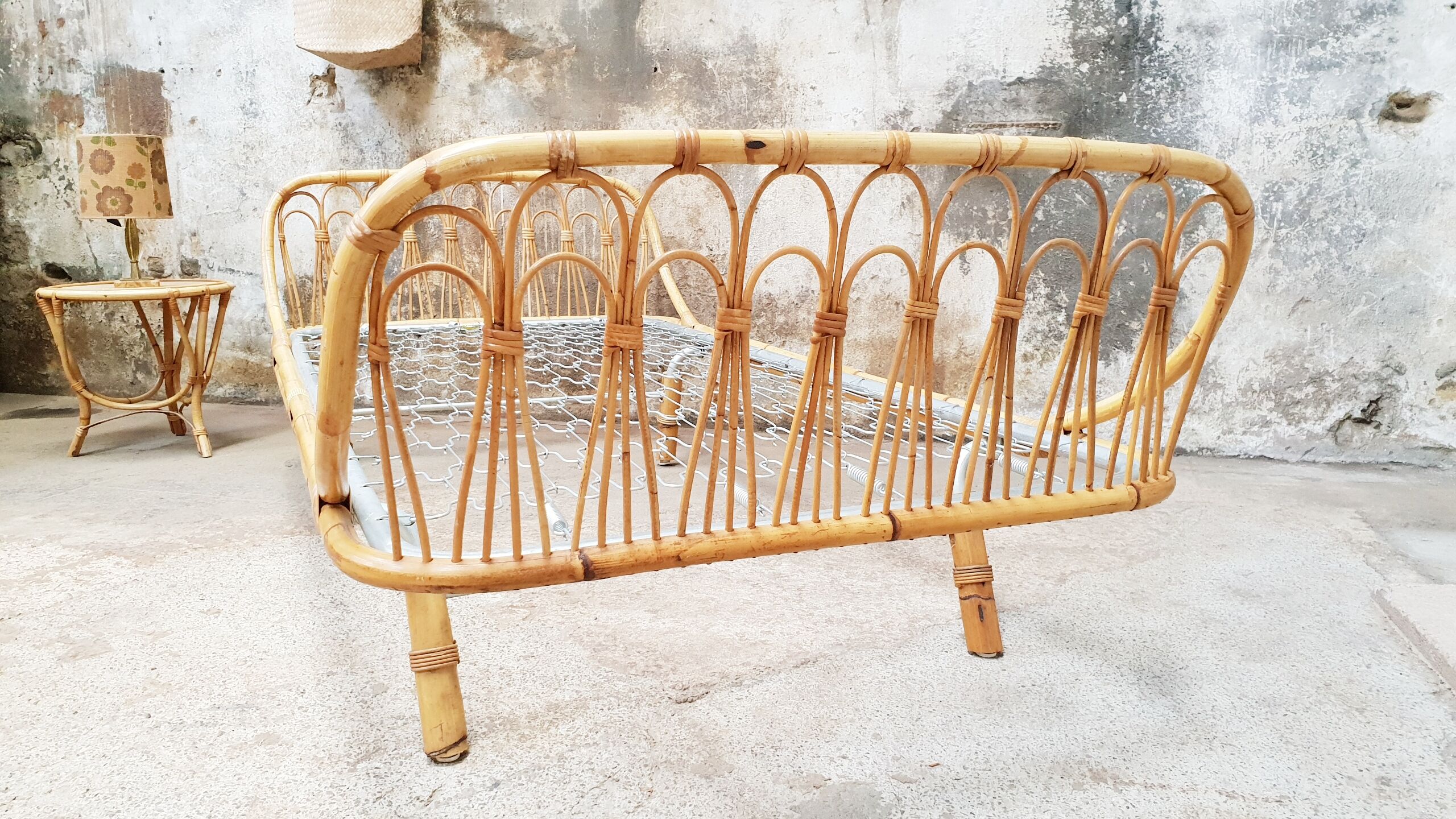 Lit rotin vintage