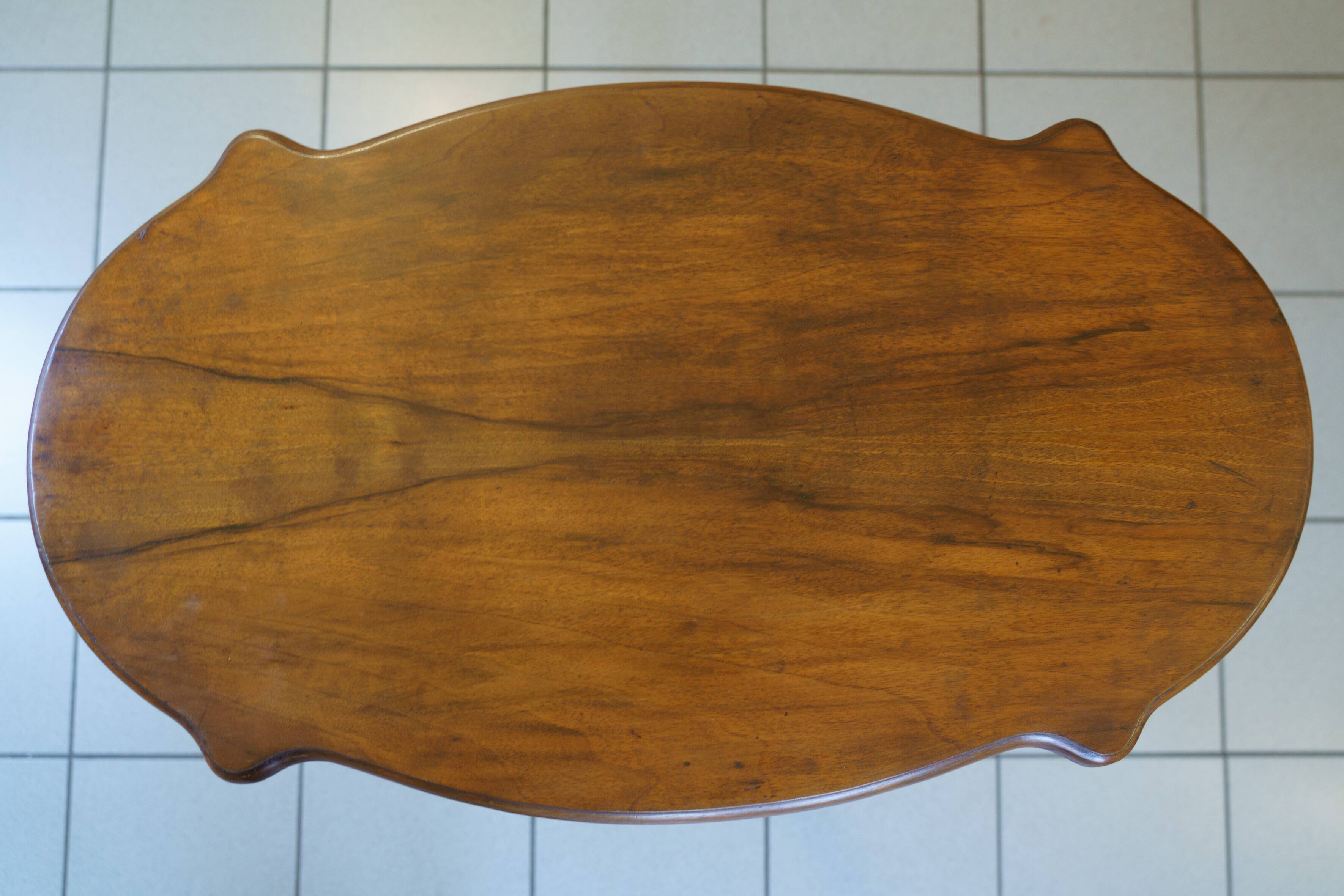 Napoleon III pedestal table in solid walnut