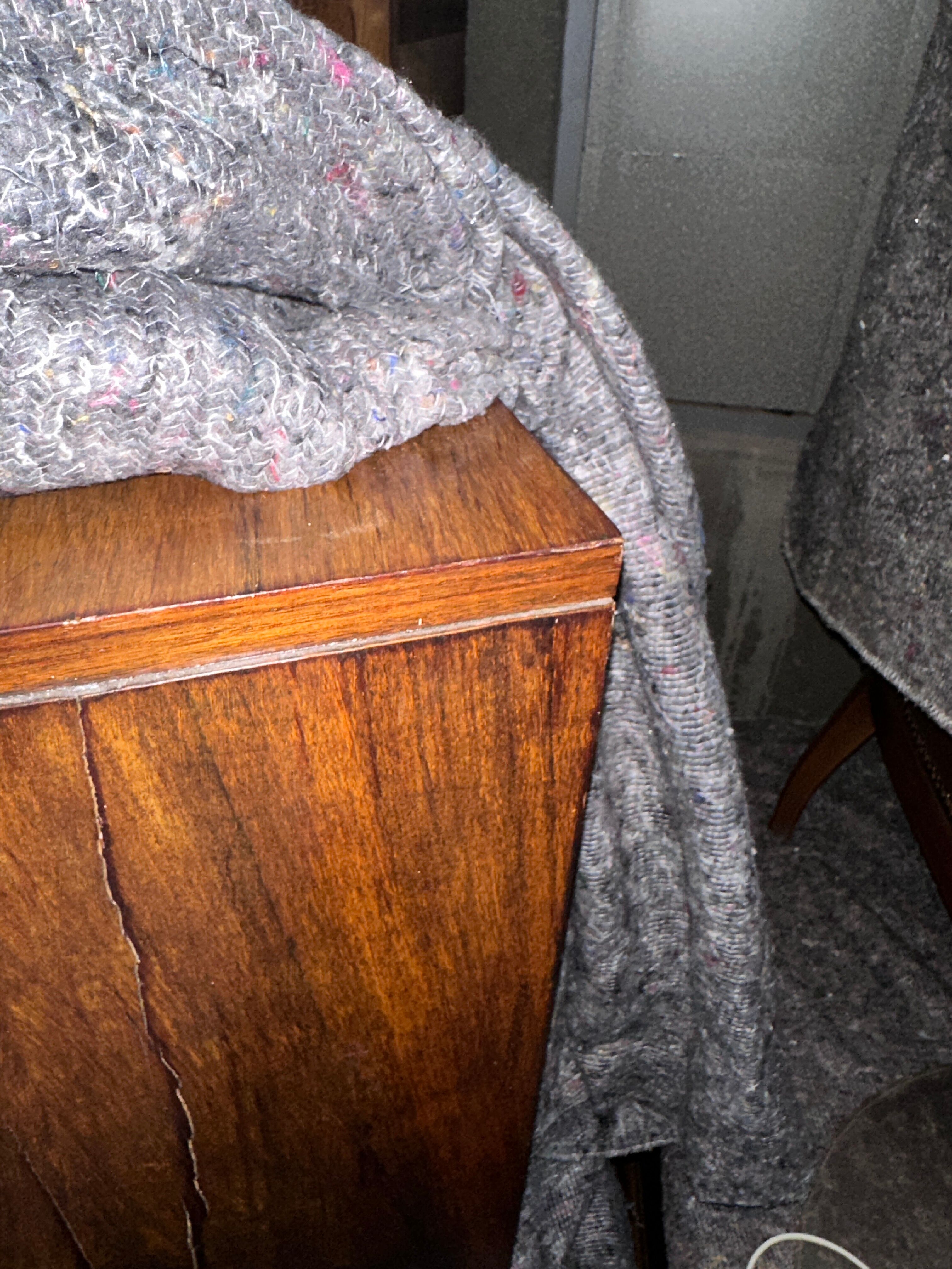 Art deco chest of drawers