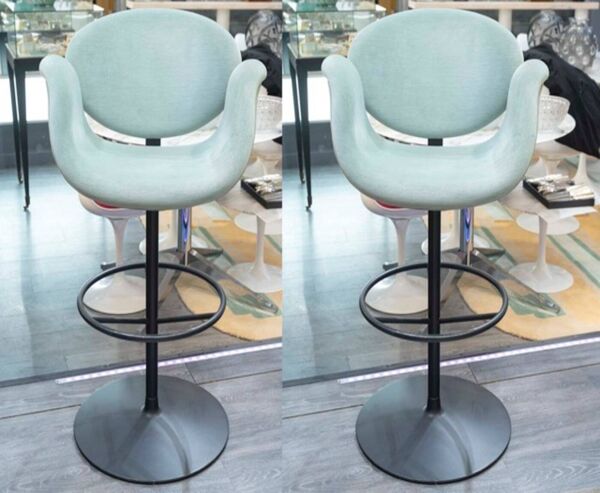 Pierre Paulin pour Artifort paire de Tabouret de Bar « Tulip »