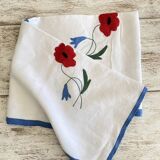 Antique hand-embroidered and braided tablecloth "poppies & cornflowers" - Linen - 107x107 cm