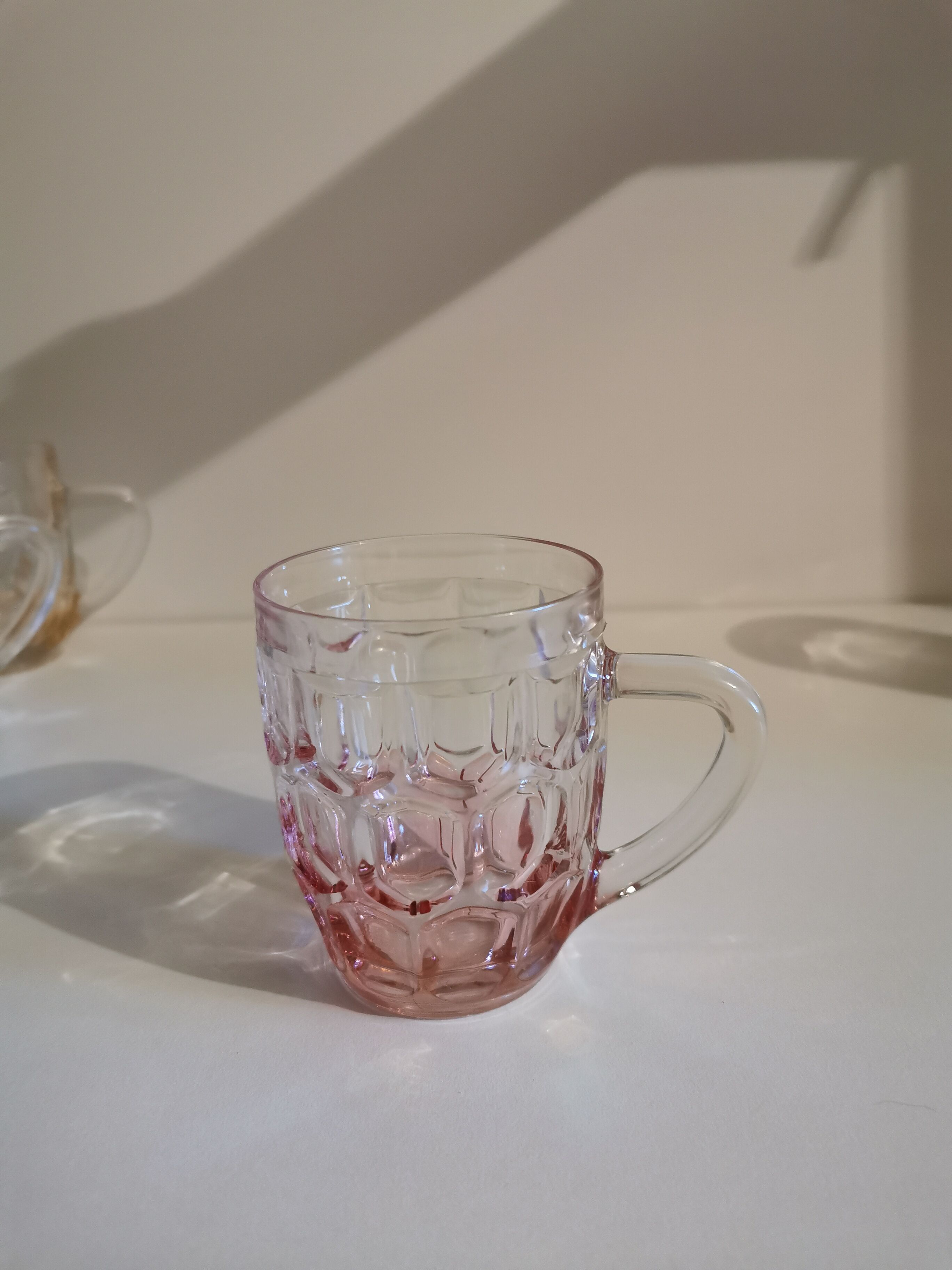 Set of 6 multicoloured vintage glass mugs.