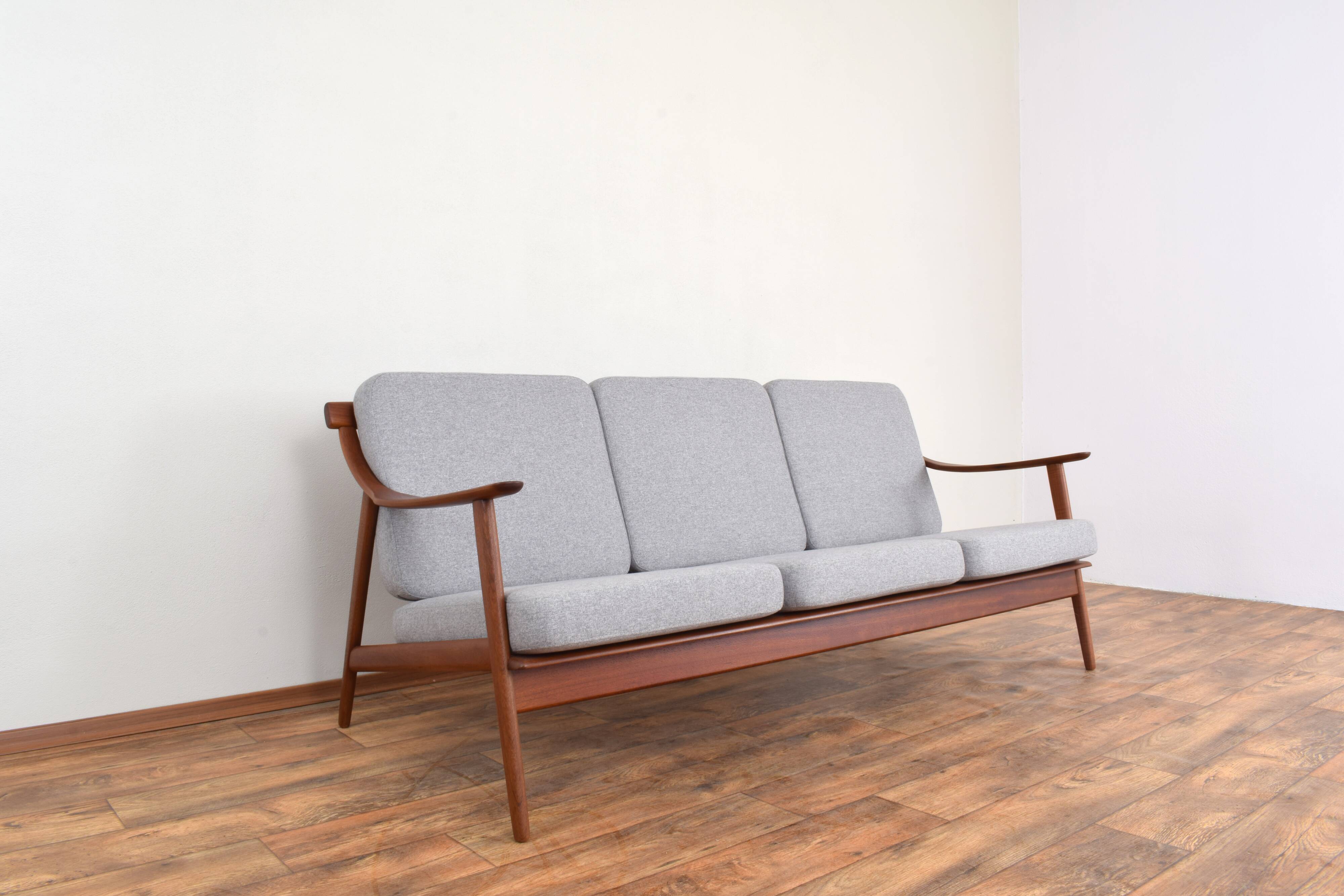 Canapé Mid-Century danois en teck par Arne Hovmand-Olsen pour Mogens Kold, années 1960.