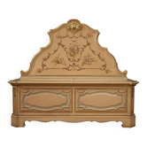 Venetian chest in lacquered and painted wood