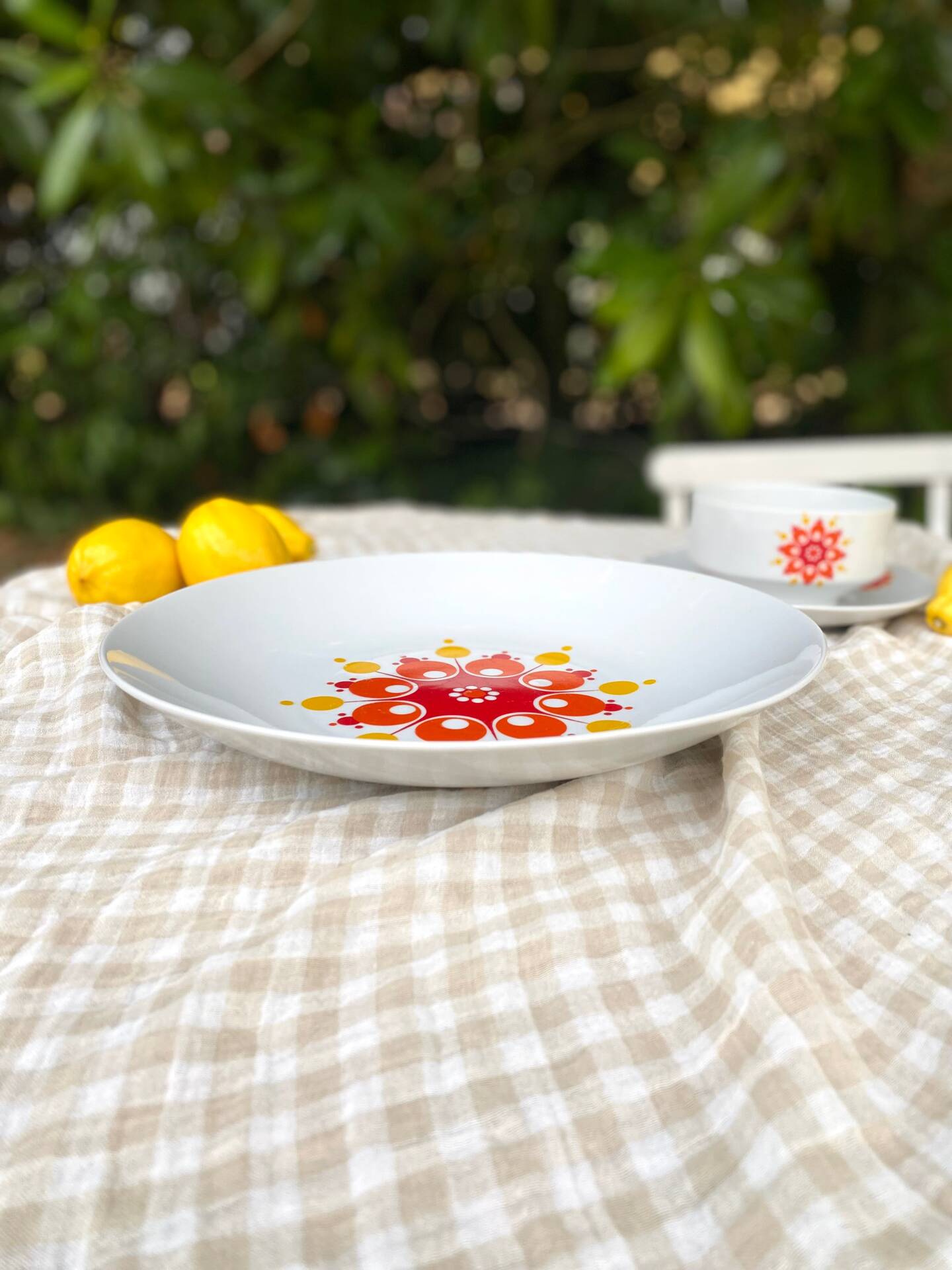 Hollow round plate duo and gravy boat in Winterling porcelain, 1970.