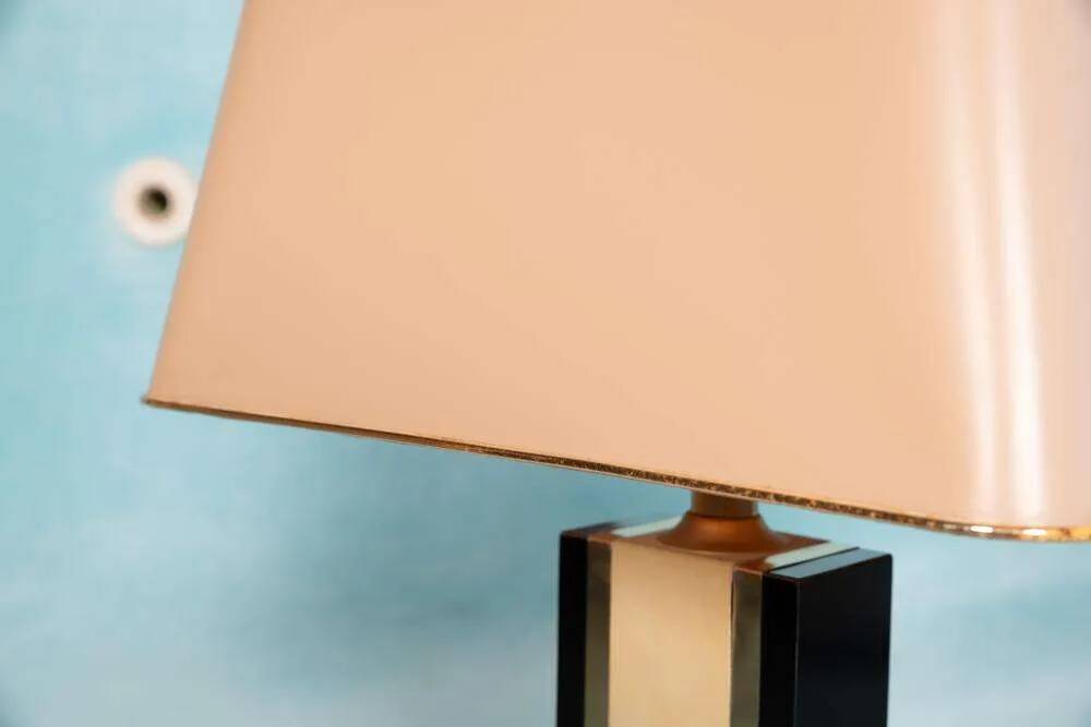 1970s vintage hotel-style Regency table lamp