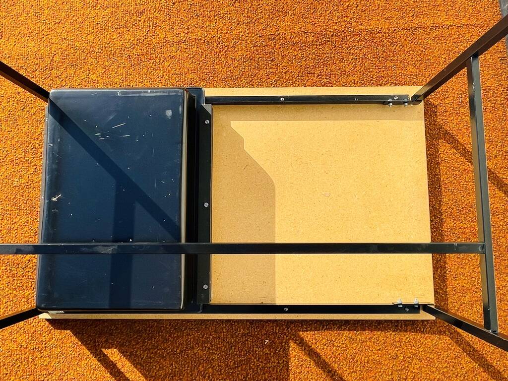 Junior desk by pierre guariche for meurop. vintage 60s desk.