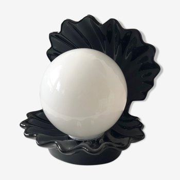 Black vintage shell lamp